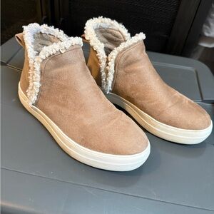 Cozy Tan Women's Slip-On Boots